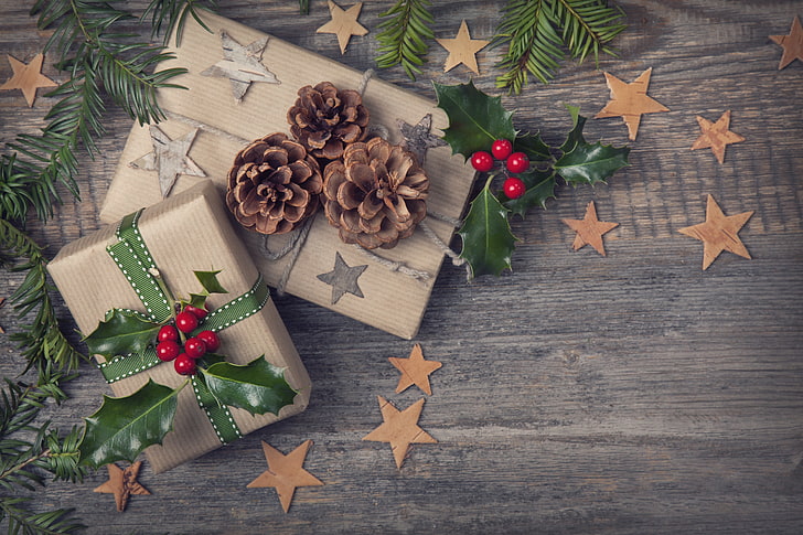 scatola di natale marrone, verde e rossa, inverno, festa, regalo, natale, anno nuovo, felice anno nuovo, scatola, buon Natale, Sfondo HD