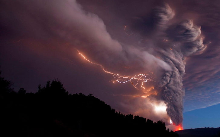 Volcanic eruption magma HD photography wallpaper 1.., typhoon with lightning strikes digital wallpaper, HD wallpaper