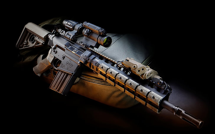 بندقية سوداء ورمادية مع منظار ورق حائط رقمي ، مسدس ، عسكري ، بندقية هجومية ، نطاق ، نظام ليزر، خلفية HD