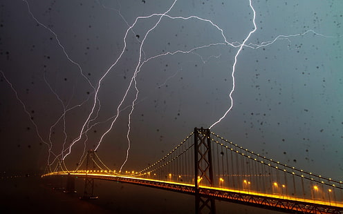 подвесной мост графические обои, молния, архитектура, мост, ночь, огни, капли воды, Сан-Франциско, Сан-Франциско-Окленд Бэй Бридж, HD обои HD wallpaper