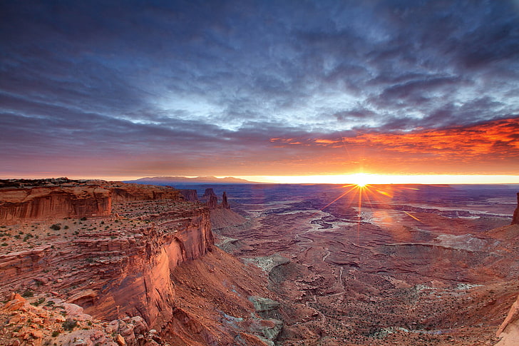 brown rock formation, the sky, the sun, rocks, desert, morning, canyon, Utah, USA, Canyonlands National Park, HD wallpaper