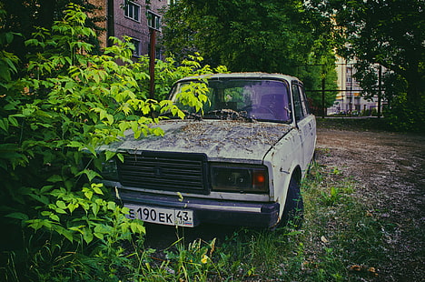 biały samochód, liście, Lada, Lada. vaz. 2107, Tapety HD HD wallpaper
