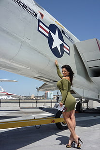 kvinnliga flygplan pinup denise milani jetplan 1200x1800 Flygplan Militär HD Art, kvinnor, flygplan, HD tapet HD wallpaper