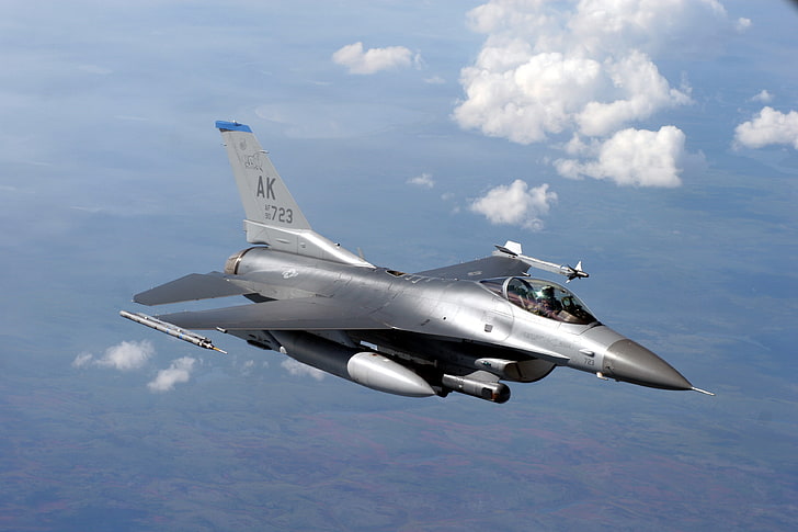 avion gris AK 1723, ciel, nuages, vol, chasse, hauteur, combats, aviation, F-16, faucon, militaire, polyvalent, Fond d'écran HD