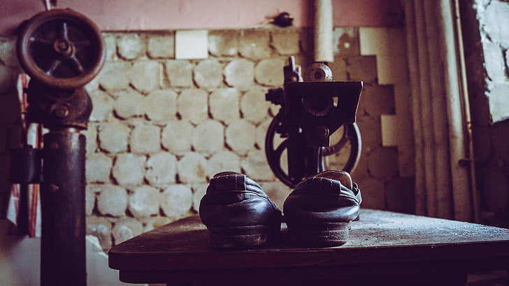 shoes, factory, abandoned, 1970s, Leather shoes, HD wallpaper