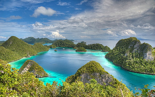 Раджа Ампат Индонезия Красивые обои HD острова с зеленым лесом Socio небо и белые облака для мобильных телефонов и ноутбуков, HD обои HD wallpaper