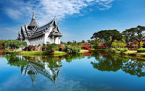 fachada do templo branco e cinza, Tailândia, templo, arquitetura, tailandês, céu, azul, árvores, Cartazes de viagens, água, HD papel de parede HD wallpaper