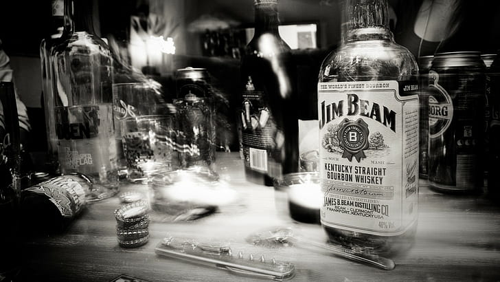 Alcohol, botellas, whisky, fondo negro, Fondo de pantalla HD |  Wallpaperbetter