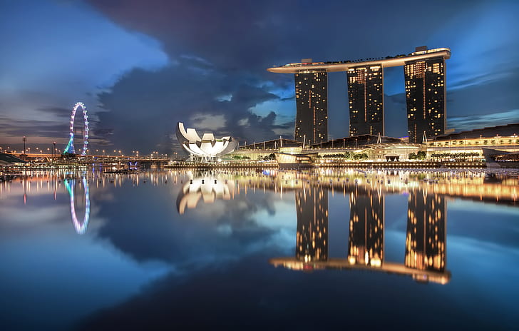 niebo, chmury, noc, światła, wieżowce, podświetlenie, Singapur, architektura, niebieski, megapolis, niebo, państwo-miasto, Gardens By the Bay, Tapety HD