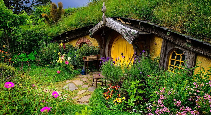 Wioska Hobbita, brązowo-żółty Drewniany dom Hobbita, Filmy, Hobbit, Fantazja, Dom, Wieś, Hobbit, Tapety HD