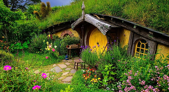 Hobbit Köyü, kahverengi ve sarı Hobbit ahşap ev, Filmler, Hobbit, Fantezi, Ev, Köy, Hobbit, HD masaüstü duvar kağıdı HD wallpaper