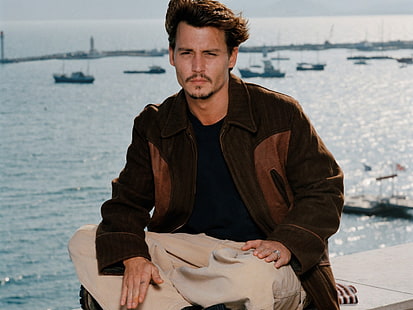 Johnny Depp, johnny depp, sea, shore, sit, actor, HD wallpaper HD wallpaper