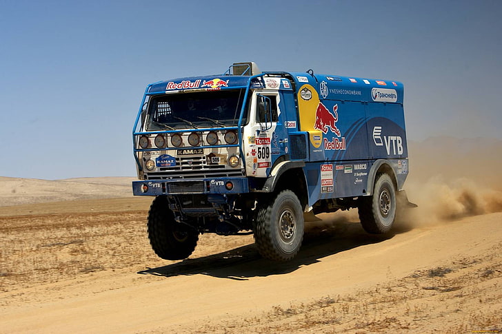 camión azul y blanco, Velocidad, Camión, Luces, Red Bull, KAMAZ, Rally, Dakar, Potencia, El frente, Congelación, Fondo de pantalla HD