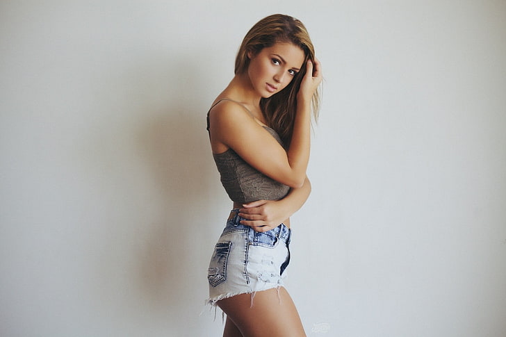 women, model, jean shorts, wall, HD wallpaper