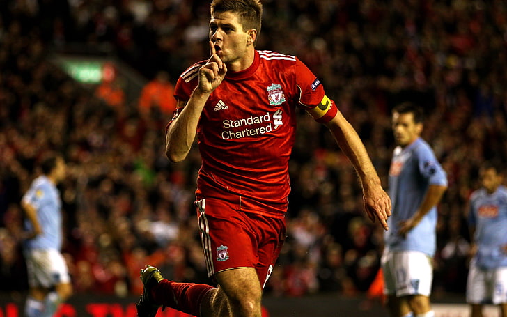 Steven Gerrard Liverpool, adidas merah pria, kaos leher-awak Standard Chartered, Olahraga, Sepak Bola, Wallpaper HD