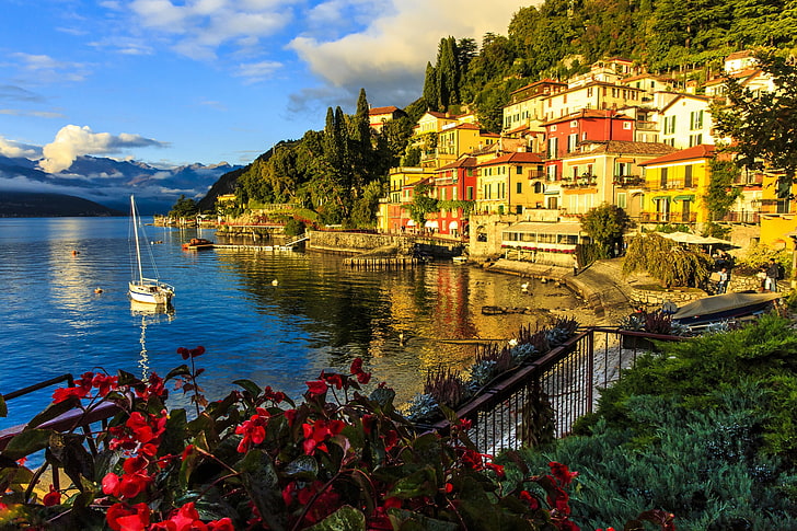 white concrete houses, lake, building, home, yacht, Italy, promenade, Lombardy, Lake Como, Varenna, HD wallpaper