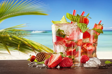 sliced strawberry fruits, sea, beach, strawberry, cocktail, summer, fresh, paradise, drink, Mojito, tropical, HD wallpaper HD wallpaper
