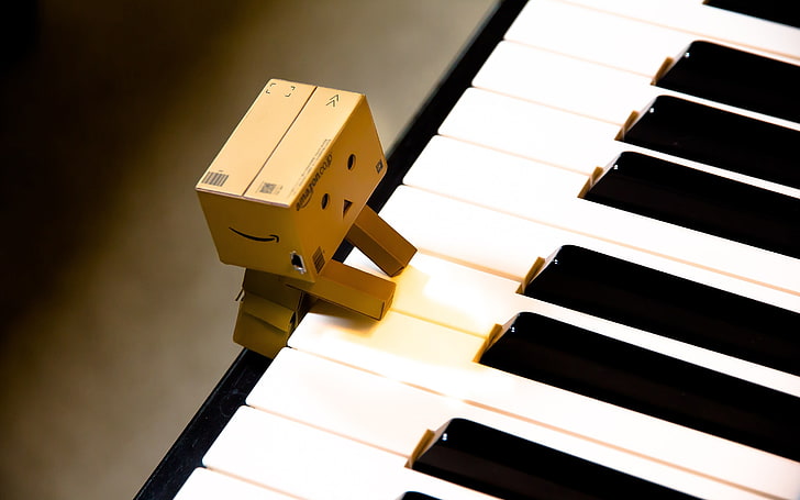 Creative cute carton man playing piano, HD wallpaper