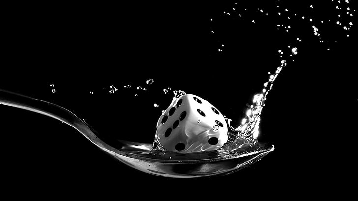 grayscale photography of spoon and dice, spoons, dice, cube, dots, splashes, water, water drops, black background, closeup, monochrome, HD wallpaper