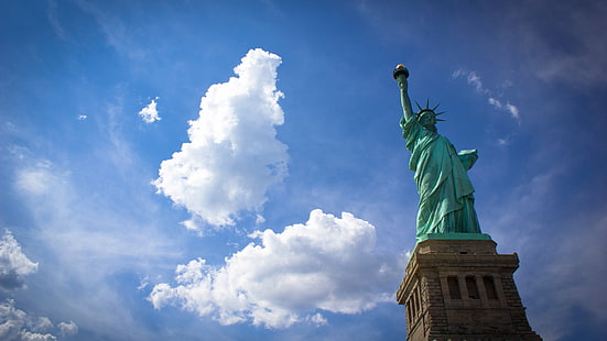 Estatua de la libertad bajo el cielo, estatua, libertad, bajo, viajes y mundo, Fondo de pantalla HD HD wallpaper