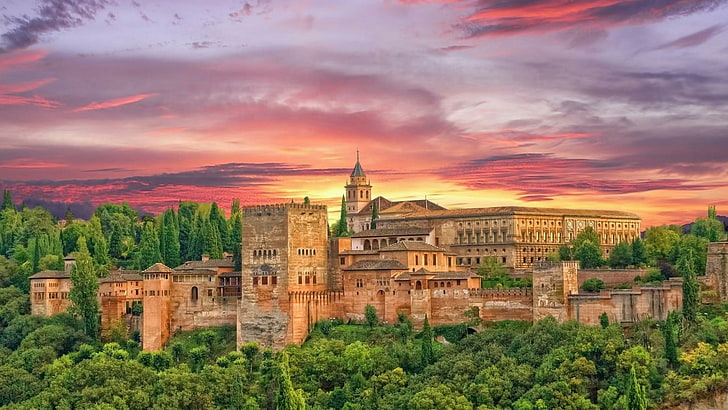 宮殿、要塞、オレンジ色の空、日没、アンダルシア、eu、ヨーロッパ、スペイン、グラナダ、ユネスコ世界遺産、アルハンブラ宮殿、空、アルハンブラ、夜、観光名所、都市の景観、城、都市、雲、歴史、ランドマーク、 HDデスクトップの壁紙