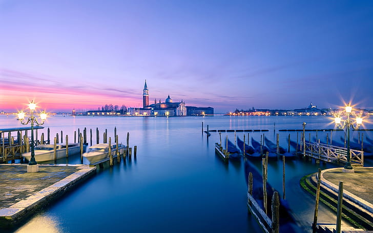 Italy, Venice, town, pier, boats, sea, evening, sunset, lights, 2 white yachts, gondola boat lot, Italy, Venice, Town, Pier, Boats, Sea, Evening, Sunset, Lights, HD wallpaper