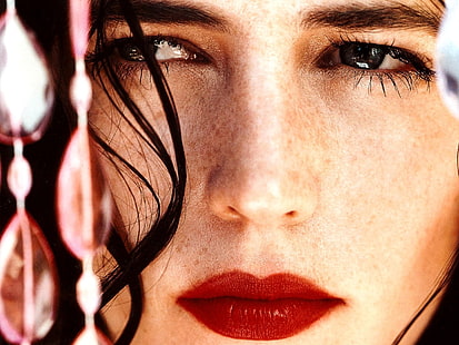 lápiz labial rojo para mujeres, Eva Green, mujeres, pecas, lápiz labial rojo, cara, primer plano, Fondo de pantalla HD HD wallpaper