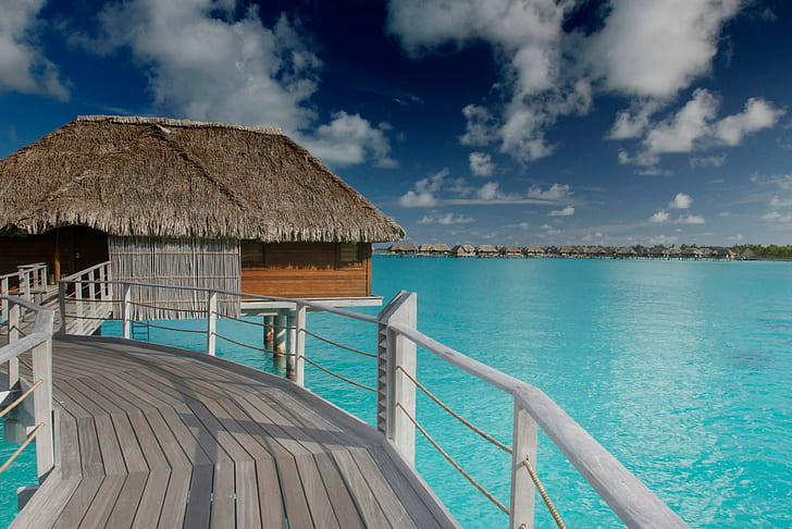 Bungalows sur l'eau Bora Bora, cabane flottante brune, île, exotique, bore-bora, tropical, bungalow, lagon, sud-pacifique, plage, eau, tahiti, polynésie, océan, Fond d'écran HD