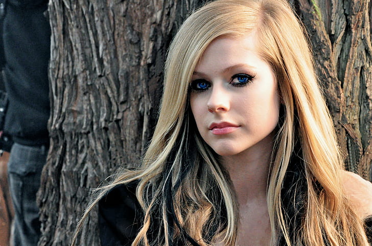 Singer Avril Lavigne Beautiful, avril lavigne, music, single, celebrity, celebrities, girls, hollywood, women, beautiful, HD wallpaper