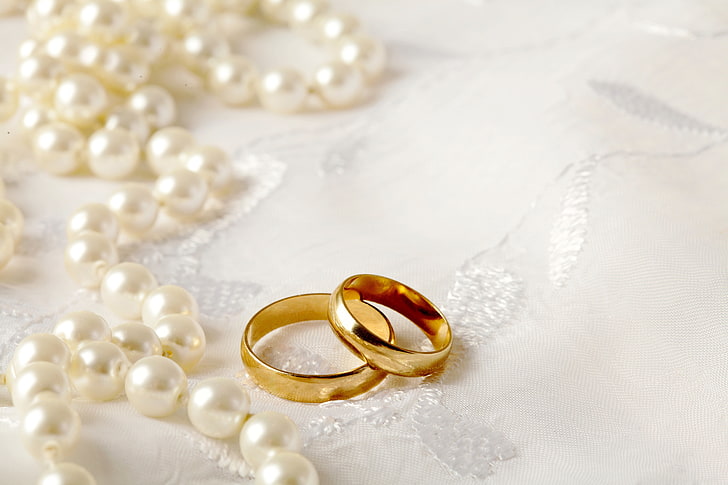 two gold-colored wedding band rings, ring, pearl, wedding, background, soft, lace, perls, HD wallpaper