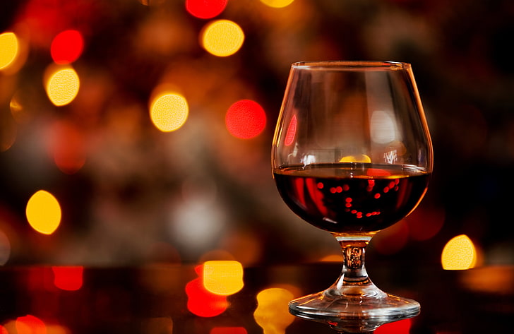 clear wine glass, glass, alcohol, cognac, bokeh, HD wallpaper