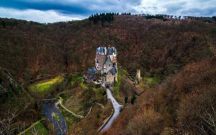 brown and blue castle, bird's-eye view photography of castle, nature, architecture, castle, trees, old building, road, river, forest, clouds, hills, top view, rock, Eltz Castle, Germany, HD wallpaper