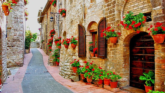 บ้านอิฐสีน้ำตาล, ทางเดิน, รูปถ่าย, Umbria, เปรูเกีย, อัสซีซี, ซุ้ม, ดอกไม้, หน้าต่าง, ปลูก, อิตาลี, ดอกไม้, ตัวเมือง, สวย, อาคาร, ดอกไม้, ยุโรป, ถนน, วอลล์เปเปอร์ HD HD wallpaper