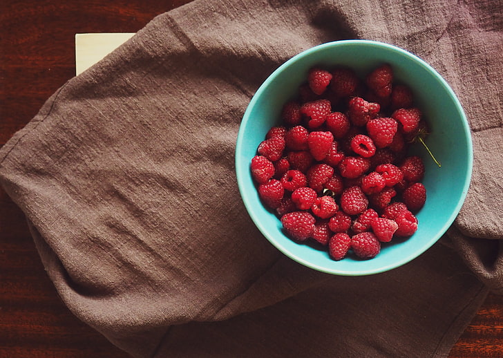 bunch of raspberries, raspberry, plate, berries, HD wallpaper