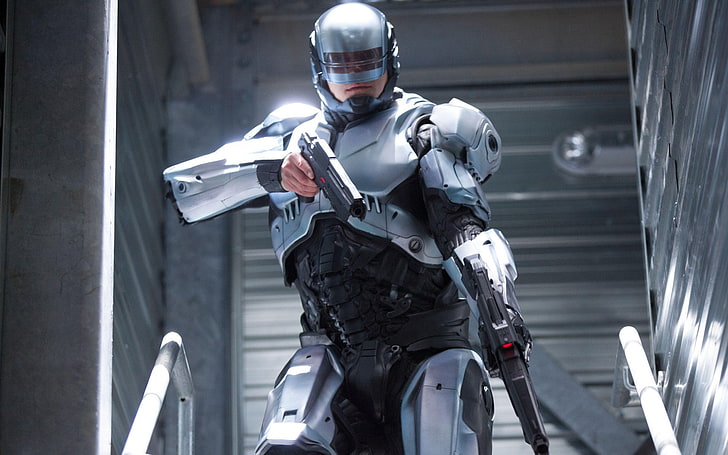 Robocop 2014 Movie HD Desktop-Hintergrund 17, Robocop hält Pistole Hintergrundbild, HD-Hintergrundbild
