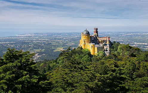 Pena-Palast, Portugal, der Himmel, Schloss, Turm, Berg, Tal, Portugal, die Haube, der Pena-Palast, HD-Hintergrundbild HD wallpaper