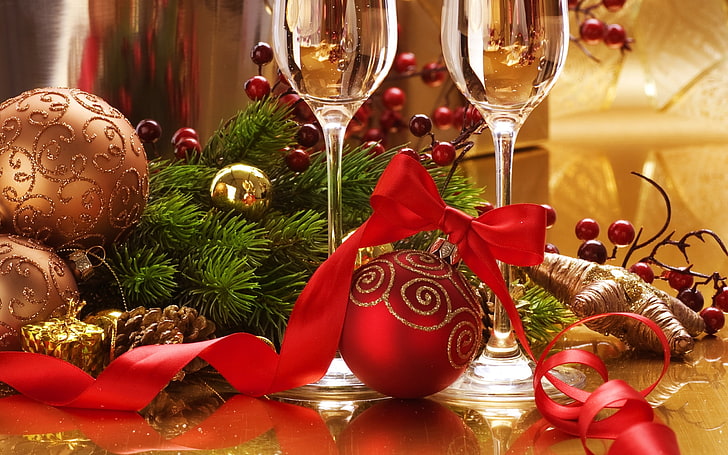 красная безделушка, праздник, шарики, игрушки, новый год, ель, бокалы, скотч, декорации, шампанское, шишки, с новым годом, новогоднее украшение, новогодние обои, цвет рождества, праздничные обои, HD обои