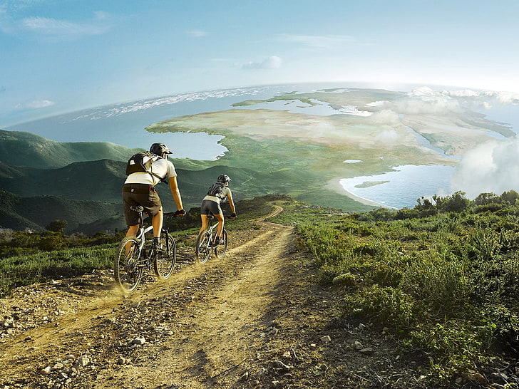 تي شيرت أبيض رجالي برقبة دائرية وراكبي دراجات ، وصول ، نزول ، جبال ، طريق، خلفية HD
