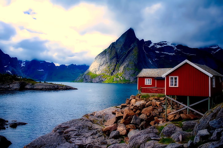 maison en bois blanc et rouge, maison, col de montagne, eau, nature, Fond d'écran HD