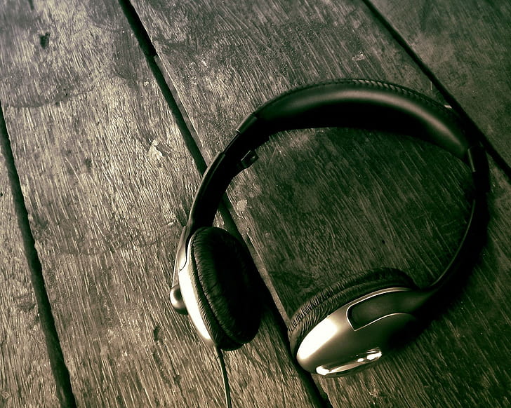 headphones, wooden surface, HD wallpaper