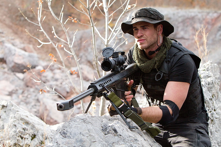 sniper rifle hitam pria, batu, senjata, optik, sniper, rifle, Panama, The Expendables 2, Liam Hemsworth, Billy, Wallpaper HD
