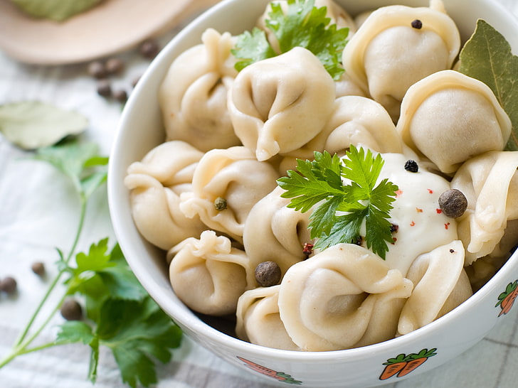 dumplings and white ceramic bowl, greens, food, plate, meat, the dough, sour cream, dumplings, HD wallpaper