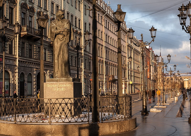 person in robe statue, street, Peter, lights, Saint Petersburg, statue, SPb, St. Petersburg, HD wallpaper