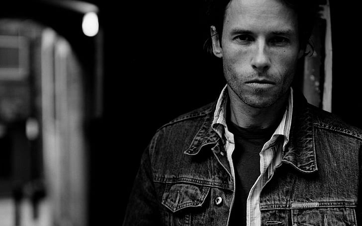 guy pearce, actor backgrounds, jeans jacket, Bw, download 3840x2400 guy pearce, HD wallpaper