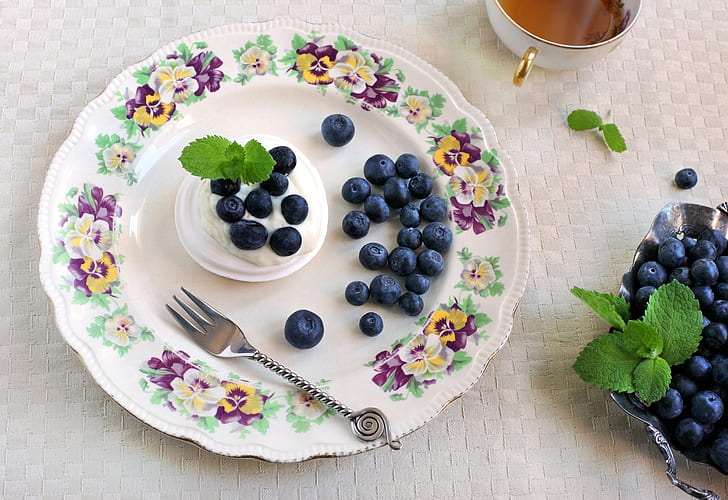 berries, tea, blueberries, plate, dishes, plug, cream, dessert, meringue, HD wallpaper