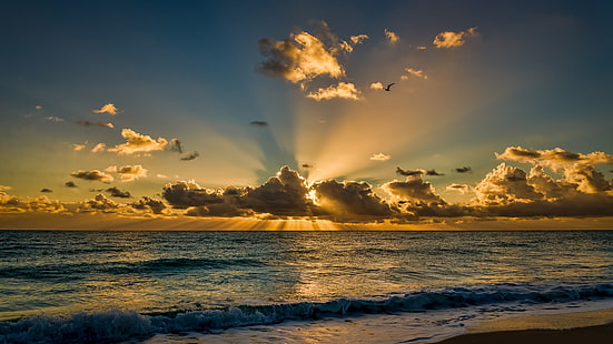 Маями Бийч Флорида Красив изгрев Сутрин Море Океански вълни Небе с тъмни слънчеви лъчи Фонове на работния плот Безплатно изтегляне за Windows 3840 × 2160, HD тапет HD wallpaper