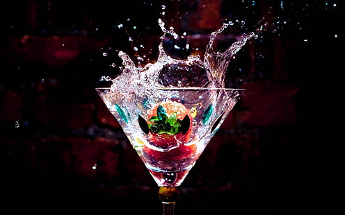 Glass cup, drinks, water drops, splash, strawberry, Glass, Cup, Drinks, Water, Drops, Splash, Strawberry, HD wallpaper HD wallpaper