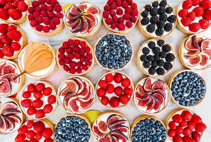 berries, raspberry, strawberry, pear, cakes, BlackBerry, blueberries, cuts, figs, HD wallpaper