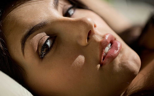 Saftige Lippen, Valentina Nappi, HD-Hintergrundbild HD wallpaper