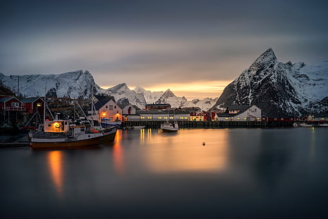 เรือขาว, ฤดูหนาว, ทะเล, หิมะ, พระอาทิตย์ตกดิน, ภูเขา, ไฟ, ชายฝั่ง, บ้าน, เรือ, ตอม่อ, นอร์เวย์, หมู่เกาะโลโฟเทน, Lofoten, หมู่บ้าน Hamnoy, วอลล์เปเปอร์ HD HD wallpaper
